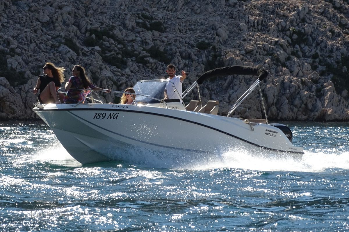 Quicksilver 675 - Maslenica